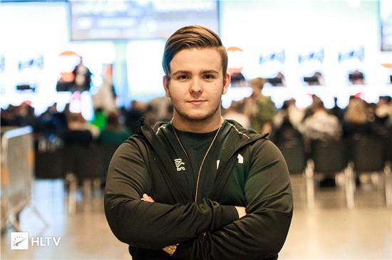 2025 LPL赛季双边无畏征召模式全程使用引发热议